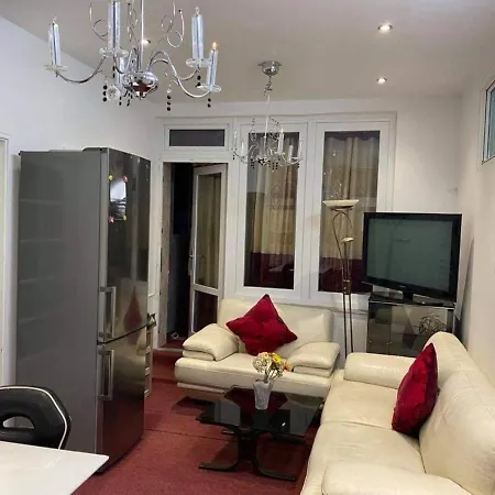 Beautiful 2 Bedroom In Copenhagen *
